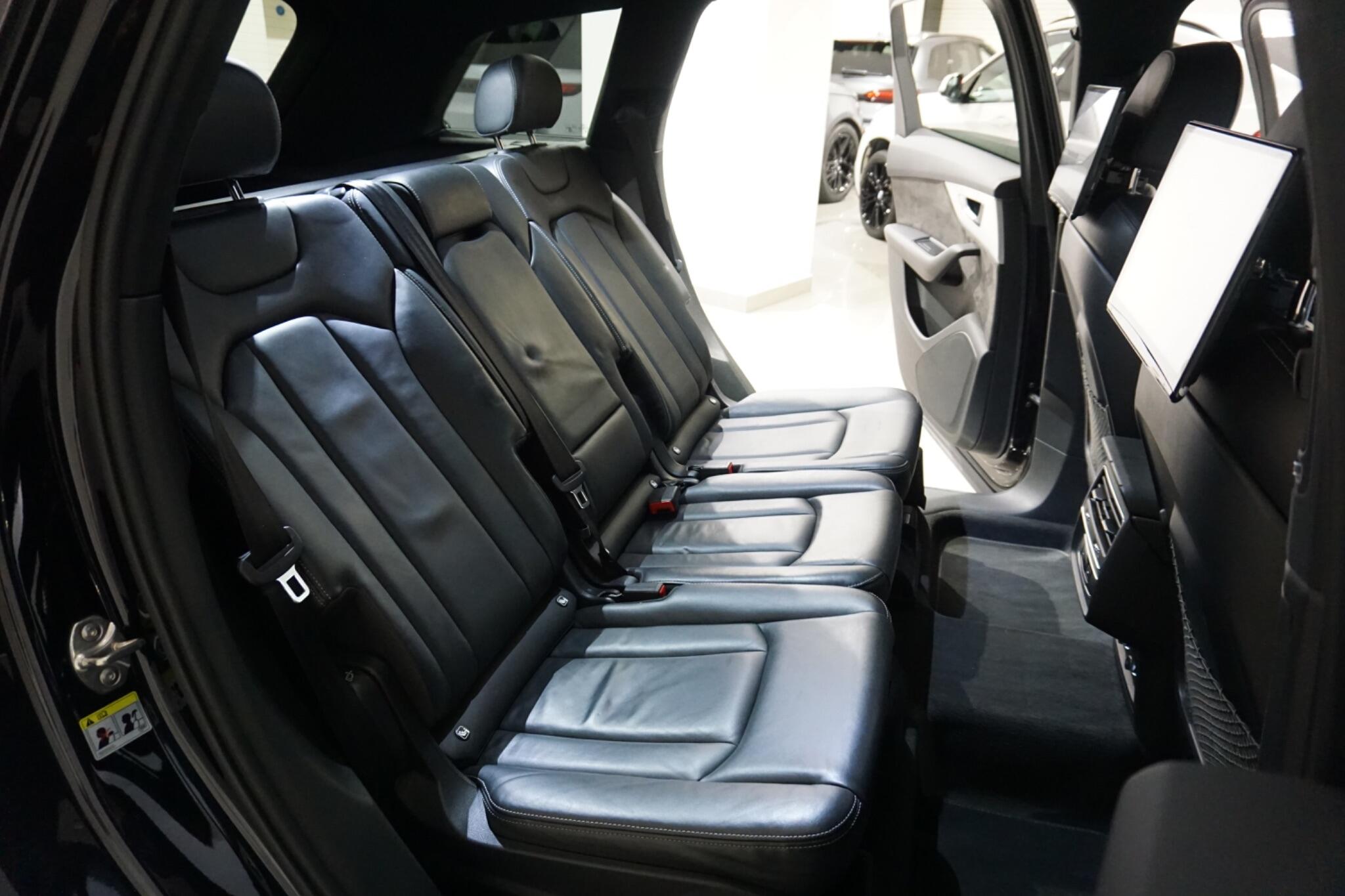 Audi Q7 3.0 TFSIe V6 55 S line SUV 5dr Petrol Plug-in Hybrid Tiptronic quattro Euro 6 (s/s) 17.9kWh (381 ps)